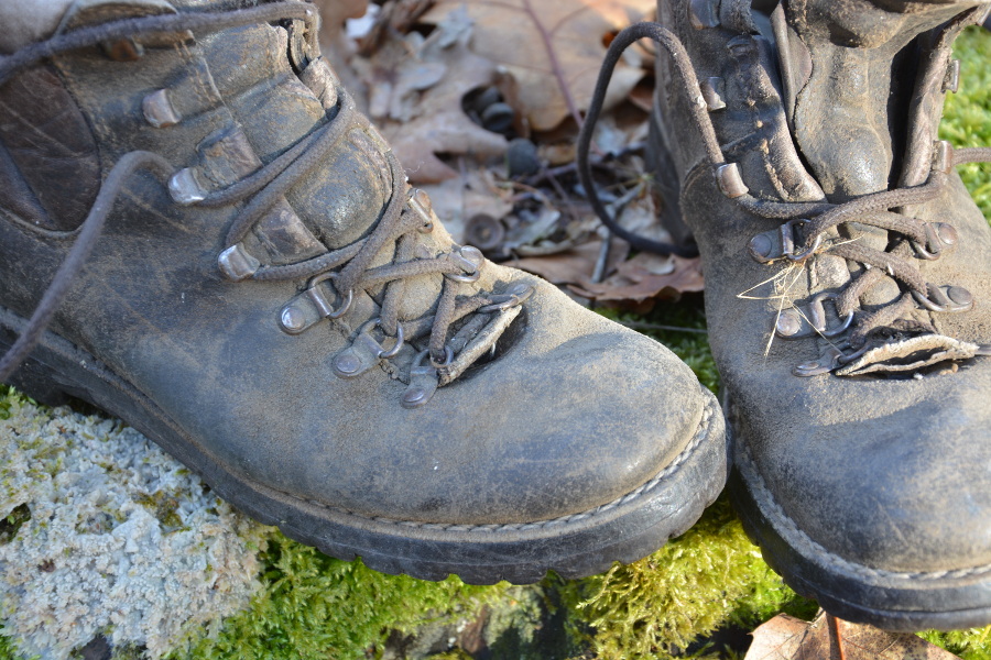 Leder- Wanderschuhe klassischer Bauart
