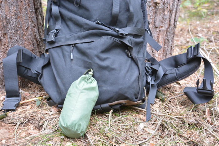 Verpackte Rucksack-Regenhülle